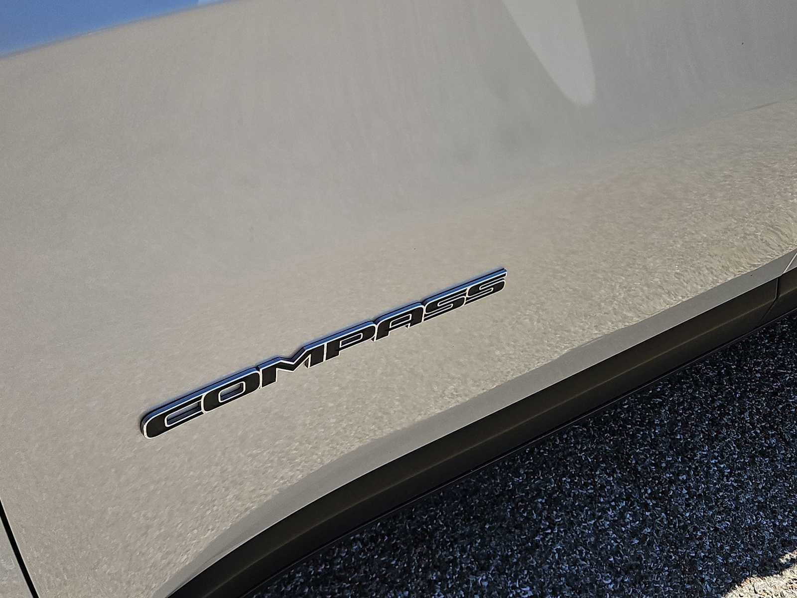 Used 2025 Jeep Compass Limited AWD/4WD image 11