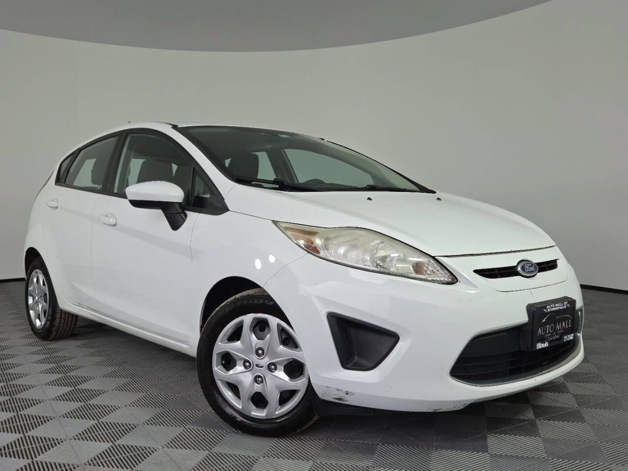 Used 2012 Ford Fiesta SE w/ Super Fuel Economy Pkg FWD image 1