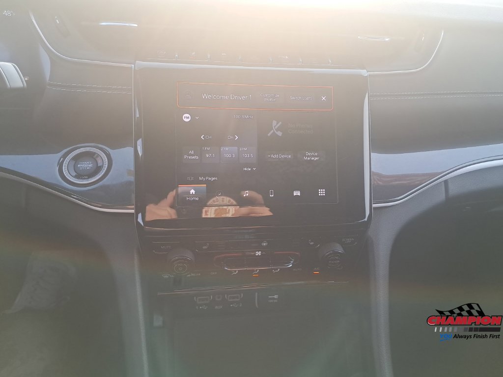 Used 2022 Jeep Grand Cherokee Altitude AWD/4WD image 31