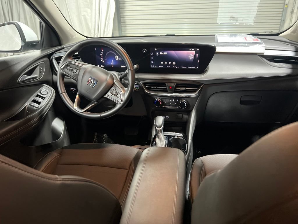 Used 2025 Buick Encore GX Preferred FWD image 12