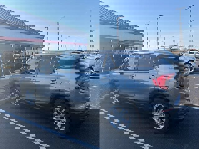 Used 2020 GMC Terrain SLE image 11