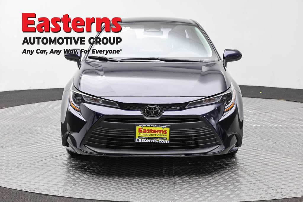 Used 2024 Toyota Corolla LE FWD image 2