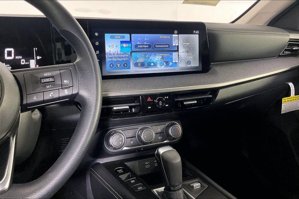 Certified 2025 Nissan Kicks SV AWD/4WD image 8