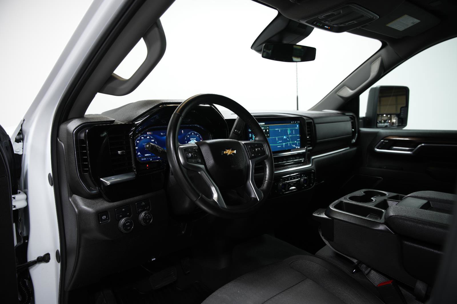 Used 2025 Chevrolet Silverado 2500 LT w/ Convenience Package image 25