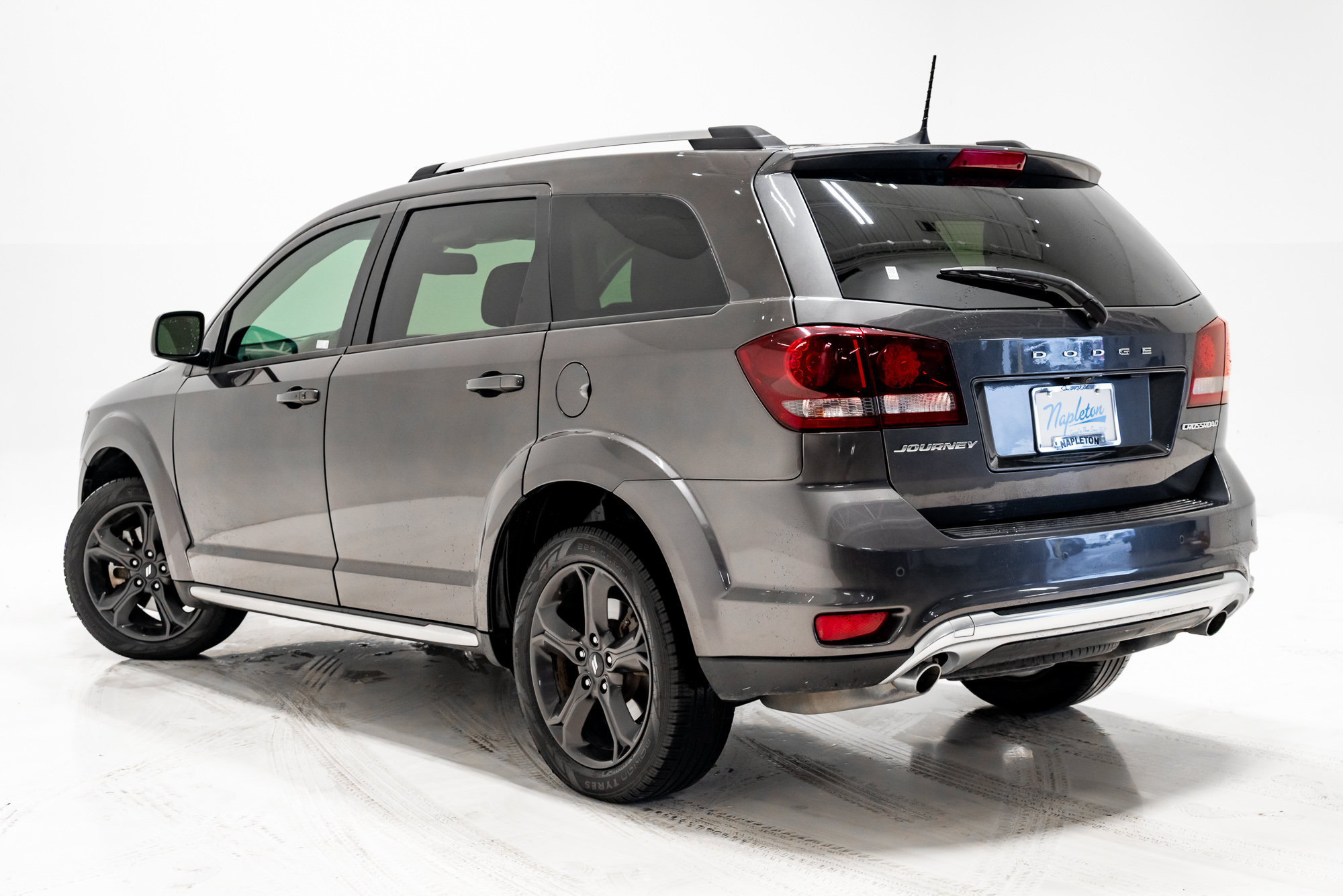 Used 2019 Dodge Journey Crossroad w/ Nav & Sun Group FWD image 30