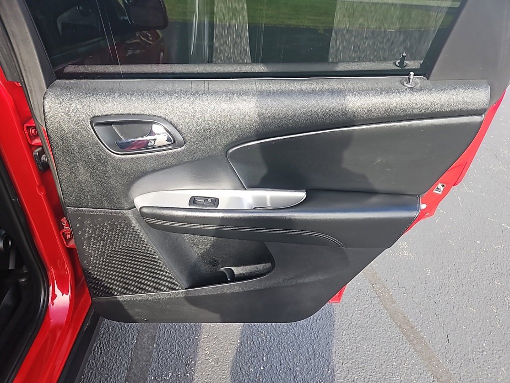 Used 2019 Dodge Journey SE image 28