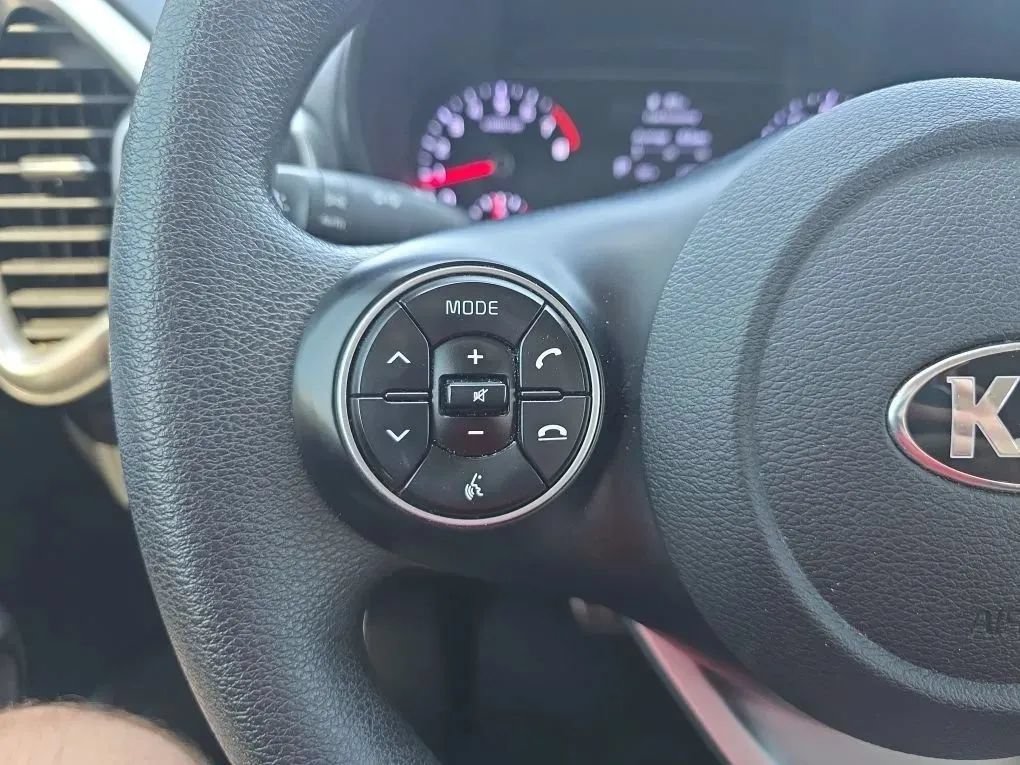 Used 2021 Kia Soul LX FWD image 16