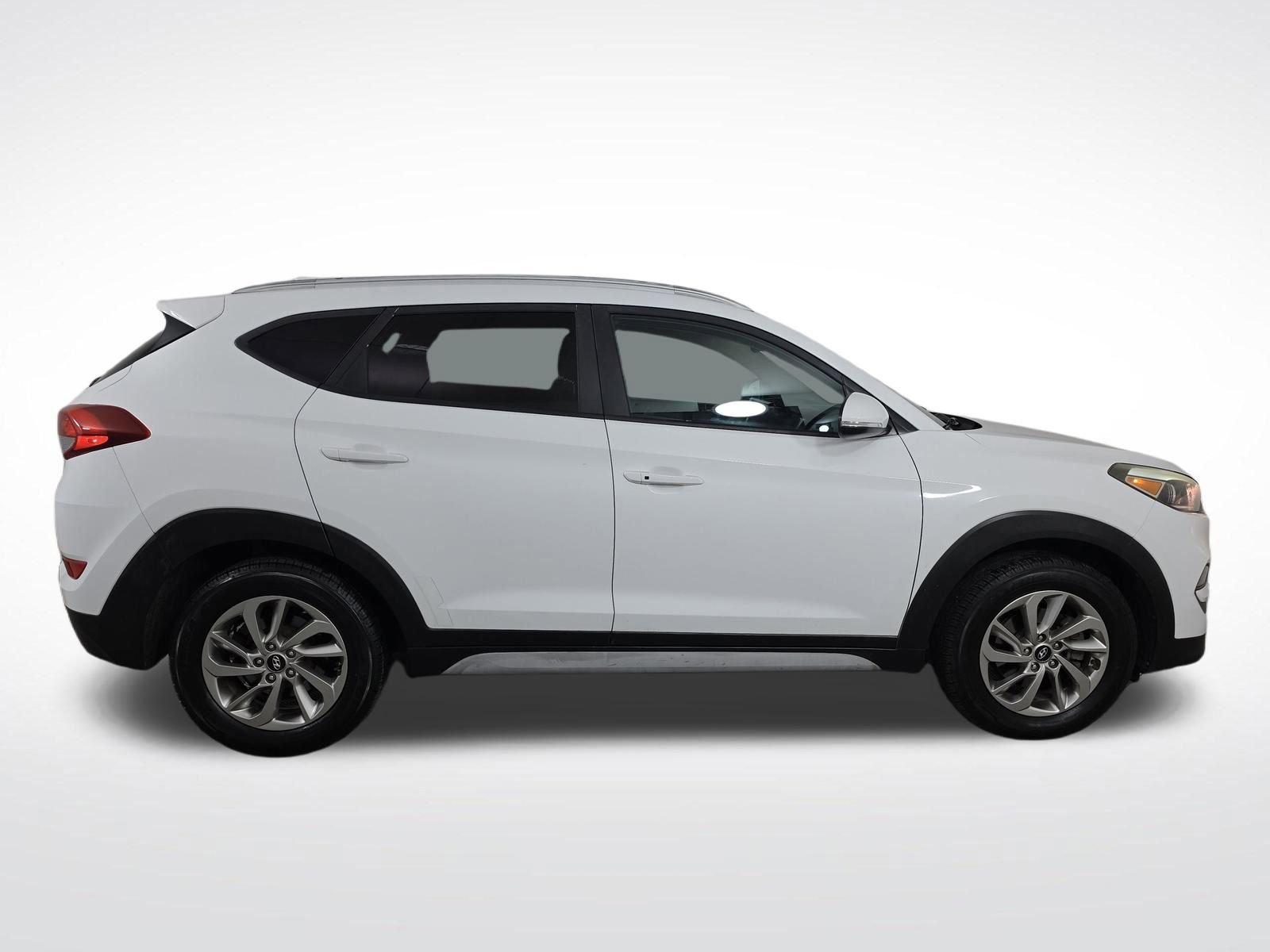 Used 2017 Hyundai Tucson SE Plus AWD/4WD image 8
