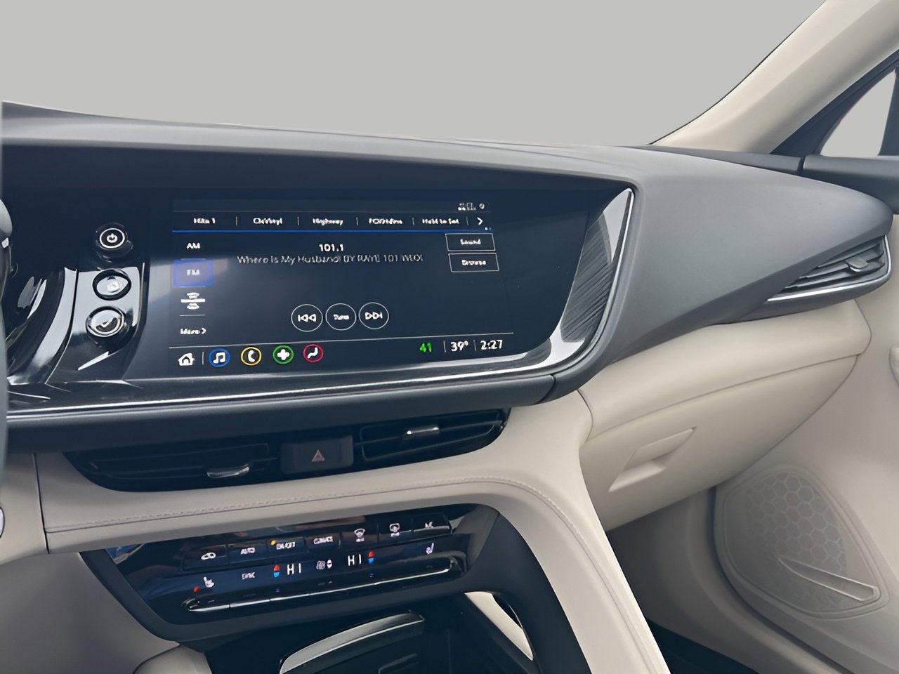 Used 2022 Buick Envision Preferred image 9