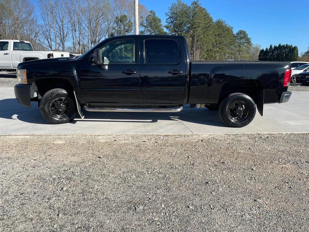 Used 2007 Chevrolet Silverado 2500 LTZ w/ Safety Package AWD/4WD image 3