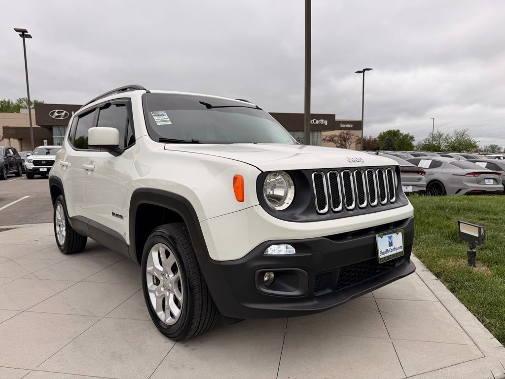 Used 2017 Jeep Renegade Latitude AWD/4WD image 7