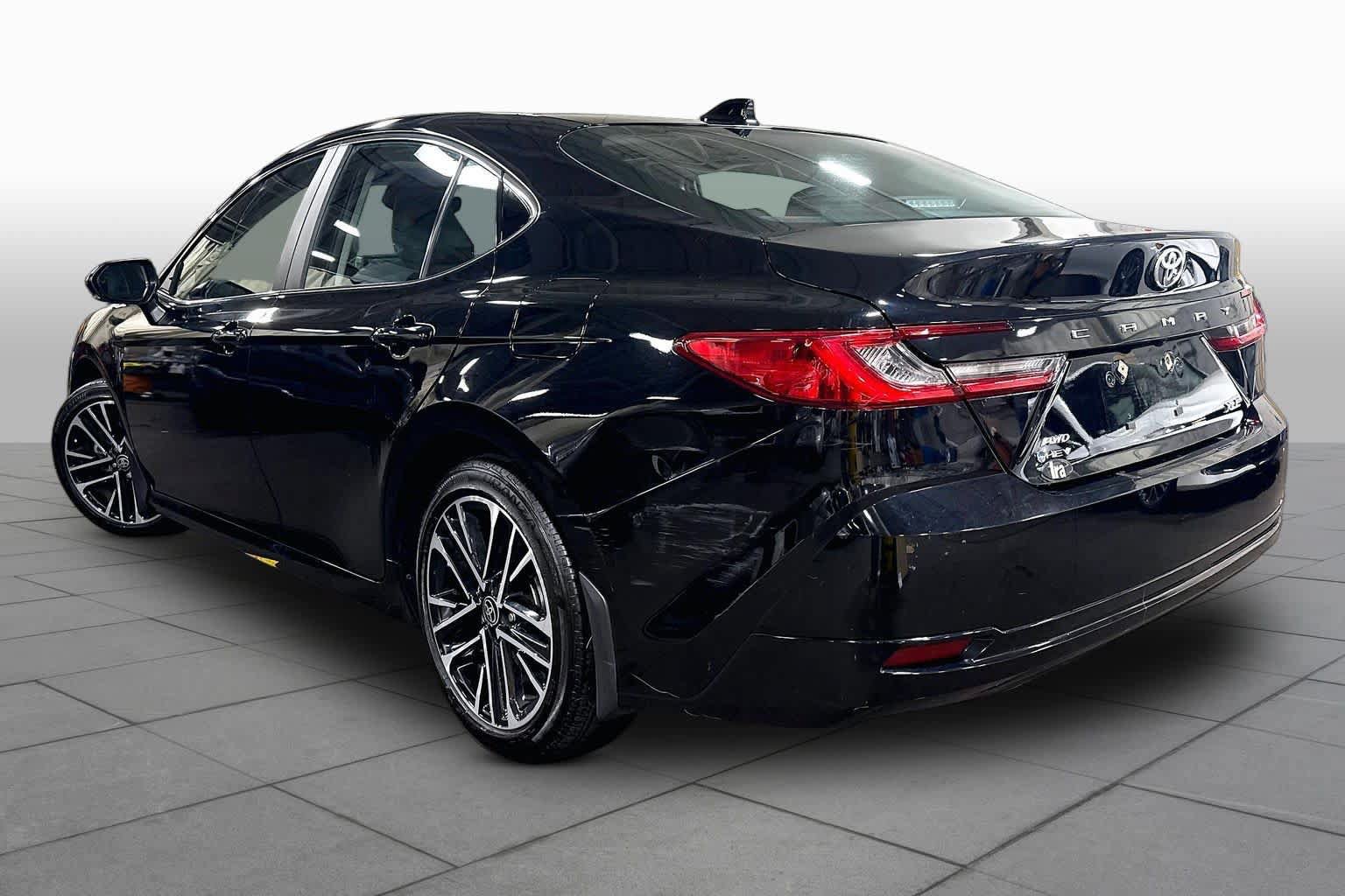 Used 2025 Toyota Camry XLE w/ Premium Package AWD/4WD image 12