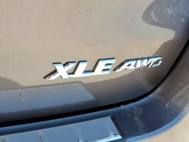 Used 2017 Toyota Highlander XLE w/ Protection Package #3 AWD/4WD image 7