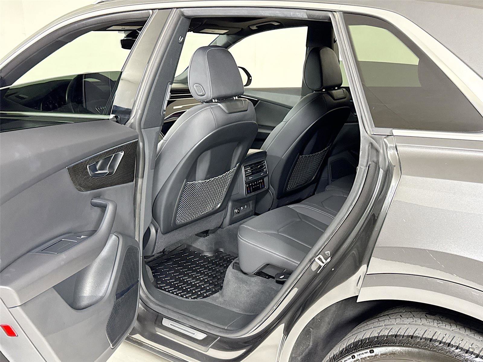 Used 2021 Audi Q8 Premium Plus image 25