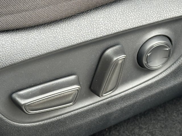 Certified 2025 Toyota RAV4 XLE AWD/4WD image 24