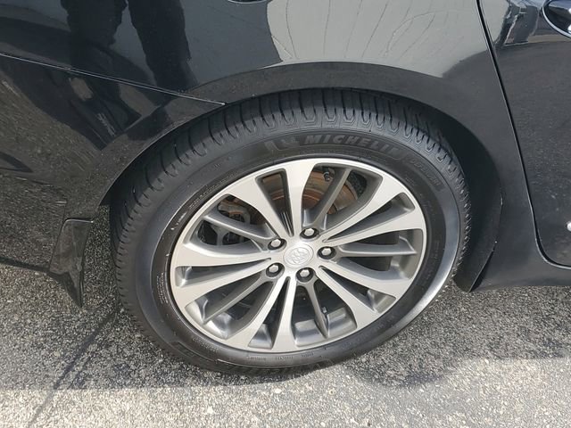 Used 2017 Buick LaCrosse Essence w/ Sun and Shade Package FWD image 5