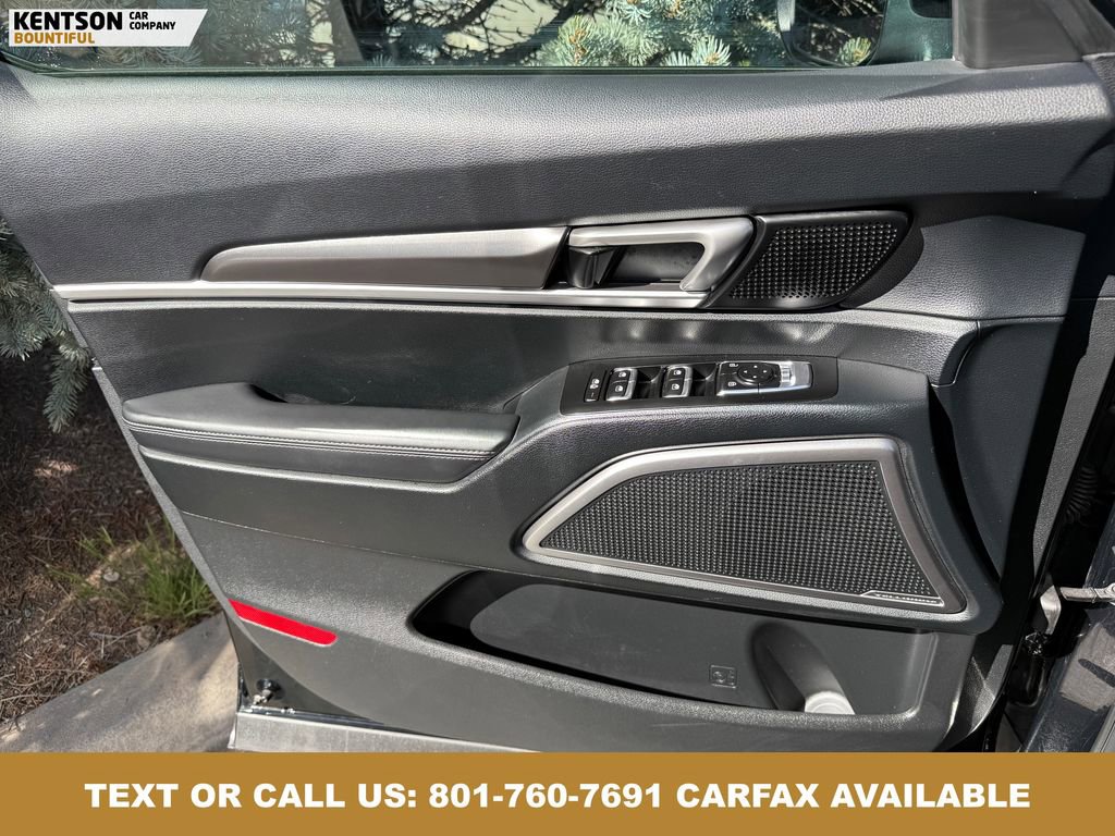Used 2025 Kia Telluride S AWD/4WD image 21