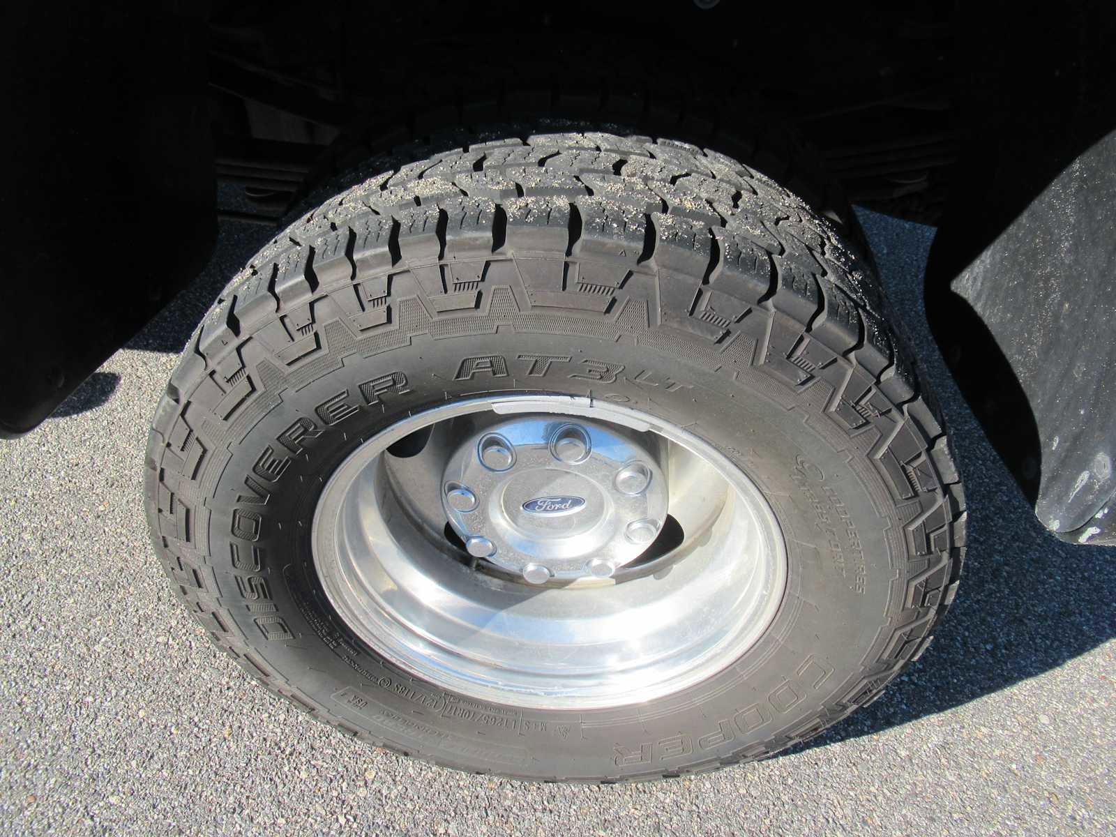 Used 2016 Ford F350 Lariat w/ Lariat Interior Package image 10