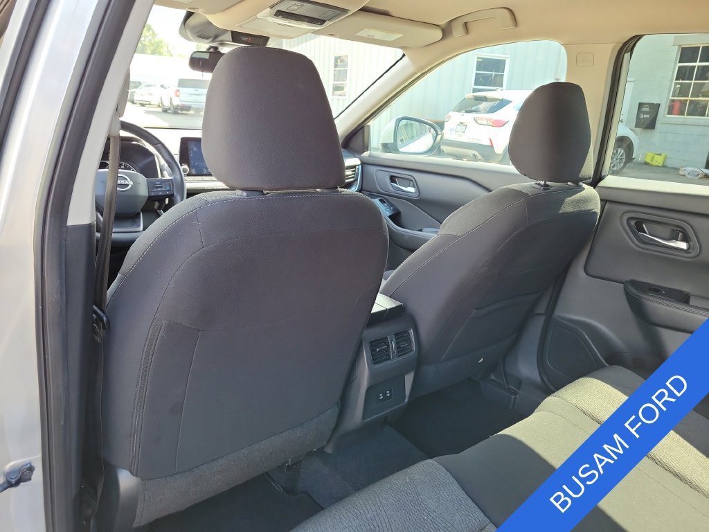 Used 2025 Nissan Rogue SV FWD image 13