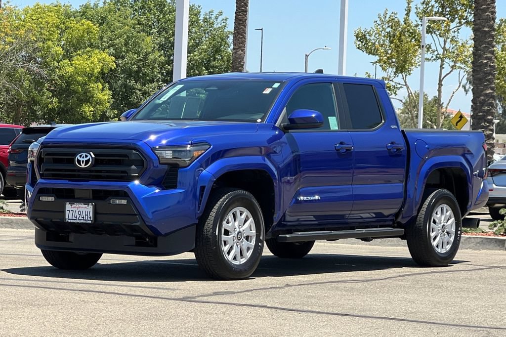 Certified 2025 Toyota Tacoma SR5 AWD/4WD image 10