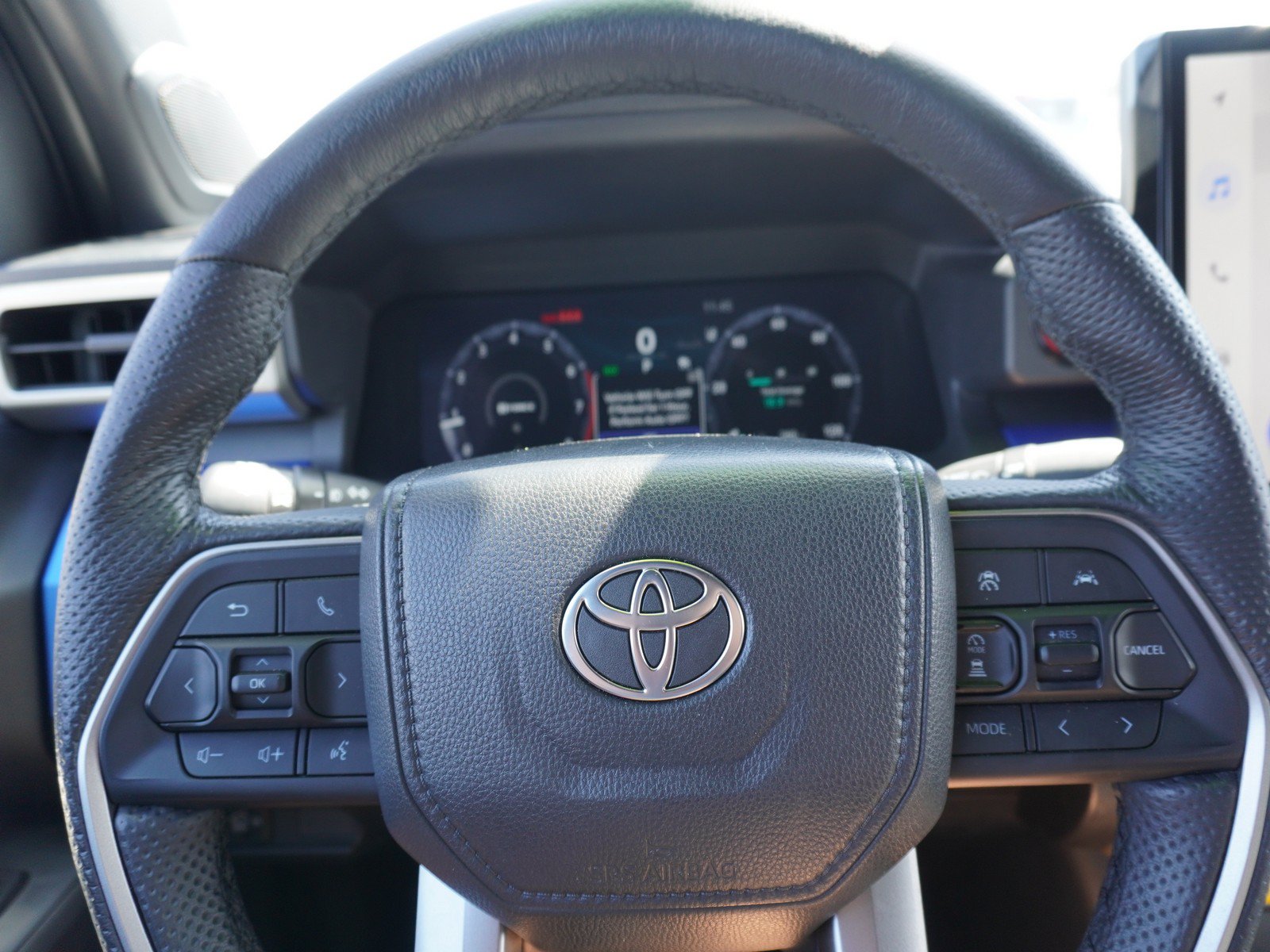 Used 2025 Toyota Tacoma TRD Sport w/ TRD Sport Upgrade Package AWD/4WD image 25