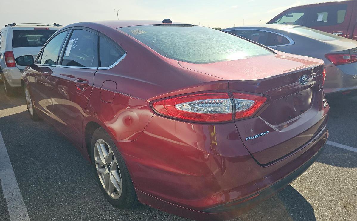 Used 2016 Ford Fusion SE FWD image 6