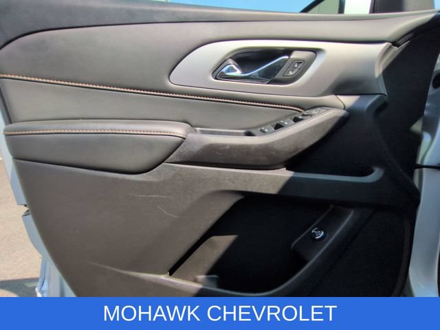 Used 2020 Chevrolet Traverse LT w/ Driver Confidence II Package AWD/4WD image 30