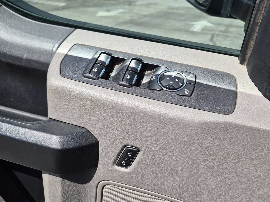 Used 2020 Ford F550 2WD Crew Cab Super Duty image 23