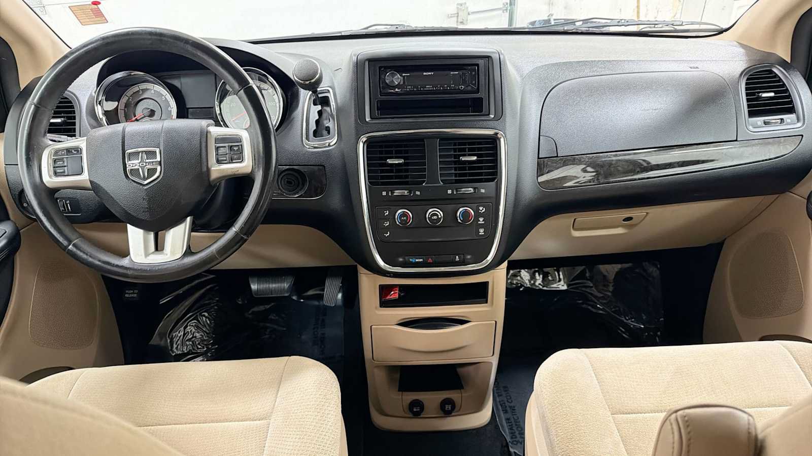 Used 2013 Dodge Grand Caravan American Value Package w/ UConnect Hands-Free Group FWD image 25