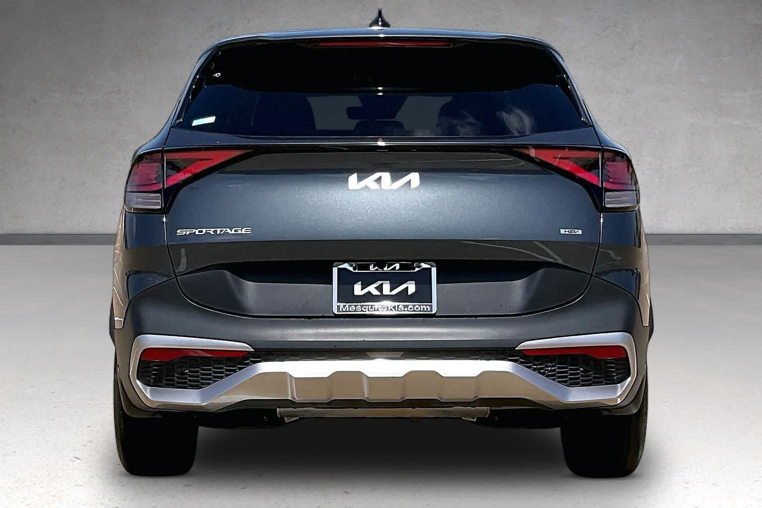 Certified 2025 Kia Sportage LX FWD image 5
