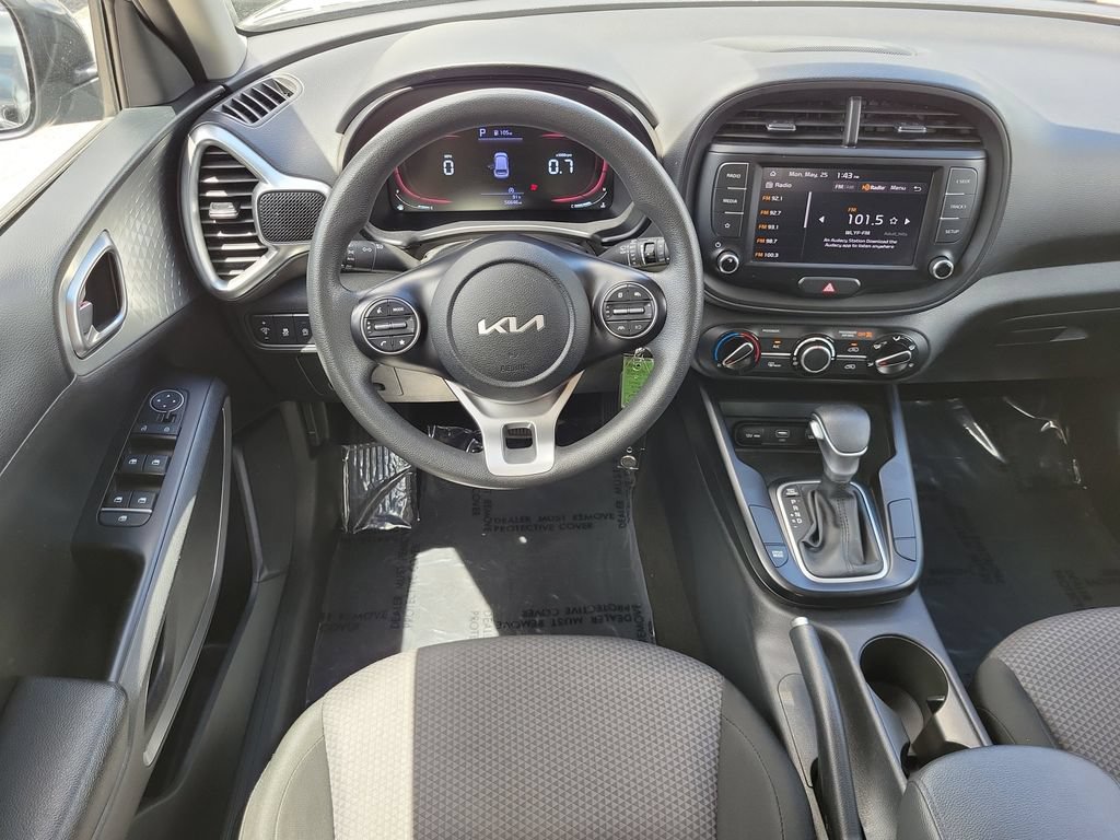 Used 2024 Kia Soul LX w/ Option Group 015 FWD image 11