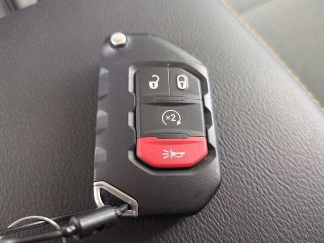 Used 2026 Jeep Wrangler Unlimited Sahara AWD/4WD image 28