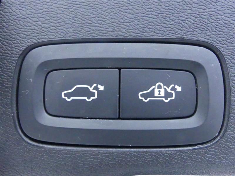 Used 2022 Volvo XC60 B6 Inscription w/ Climate Package image 29