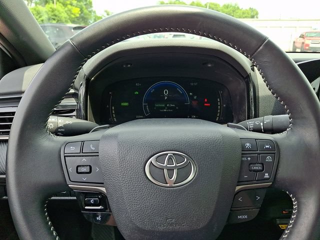 Used 2025 Toyota Camry SE FWD image 25