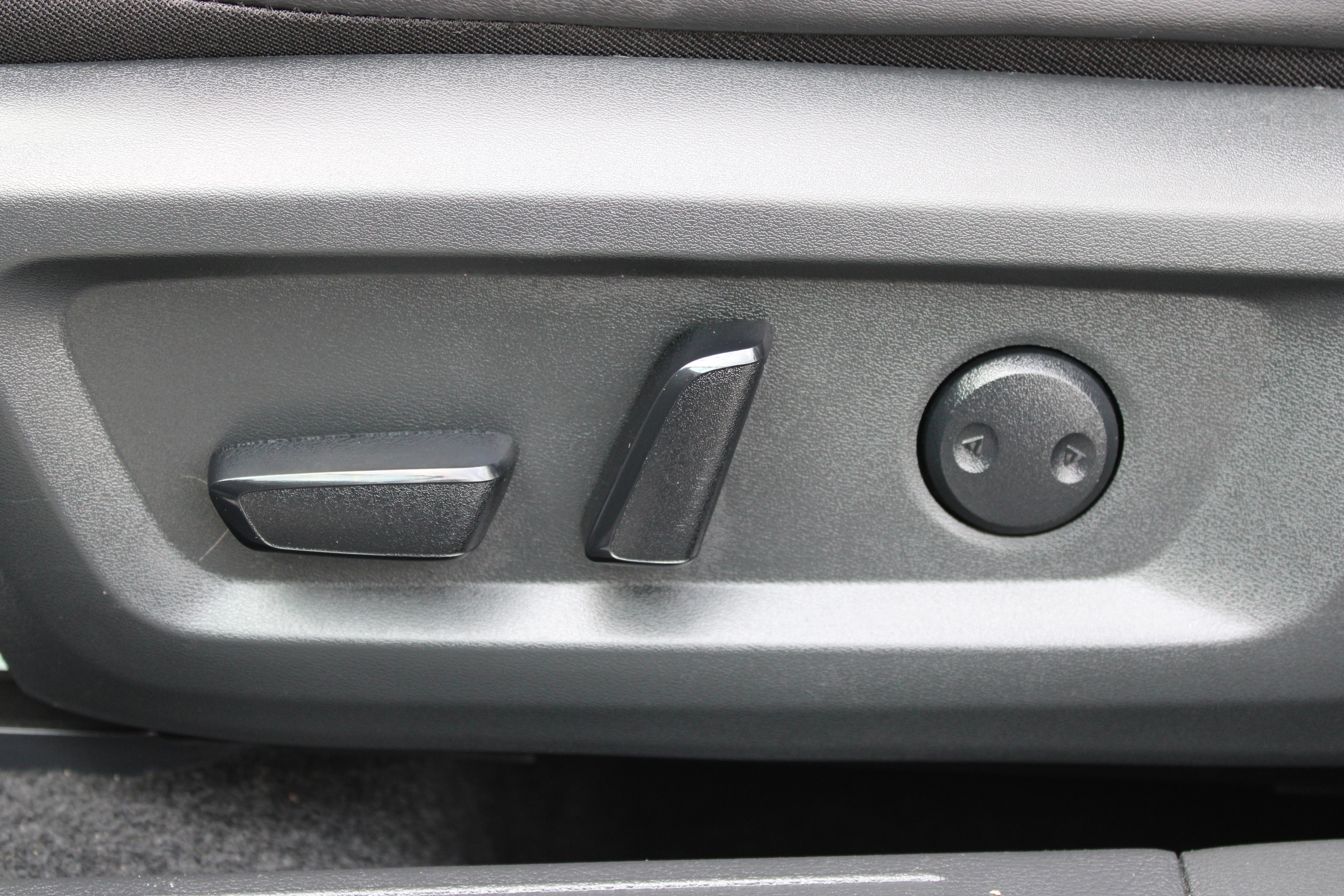 Certified 2024 Nissan Rogue SV w/ SV Premium Package AWD/4WD image 33