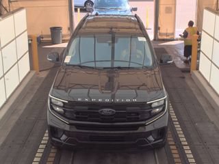 Used 2025 Ford Expedition Active RWD image 17