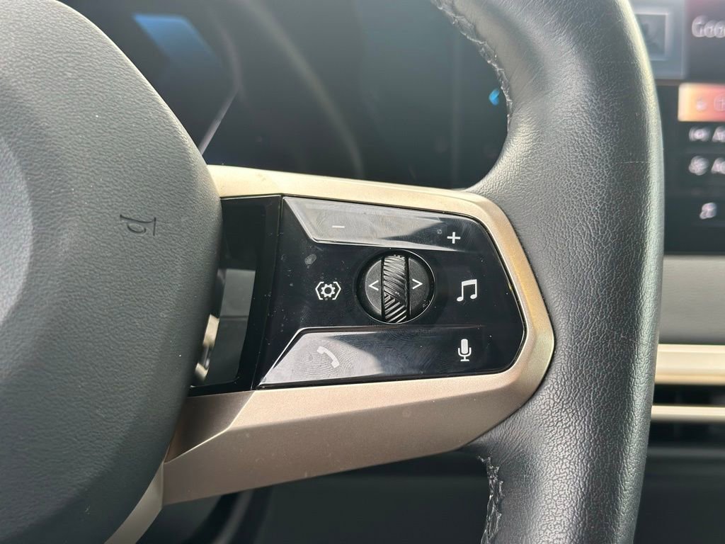 Used 2025 BMW iX xDrive50 image 28