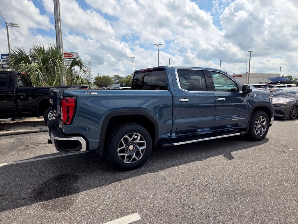 Used 2024 GMC Sierra 1500 SLT w/ SLT Premium Plus Package AWD/4WD image 17