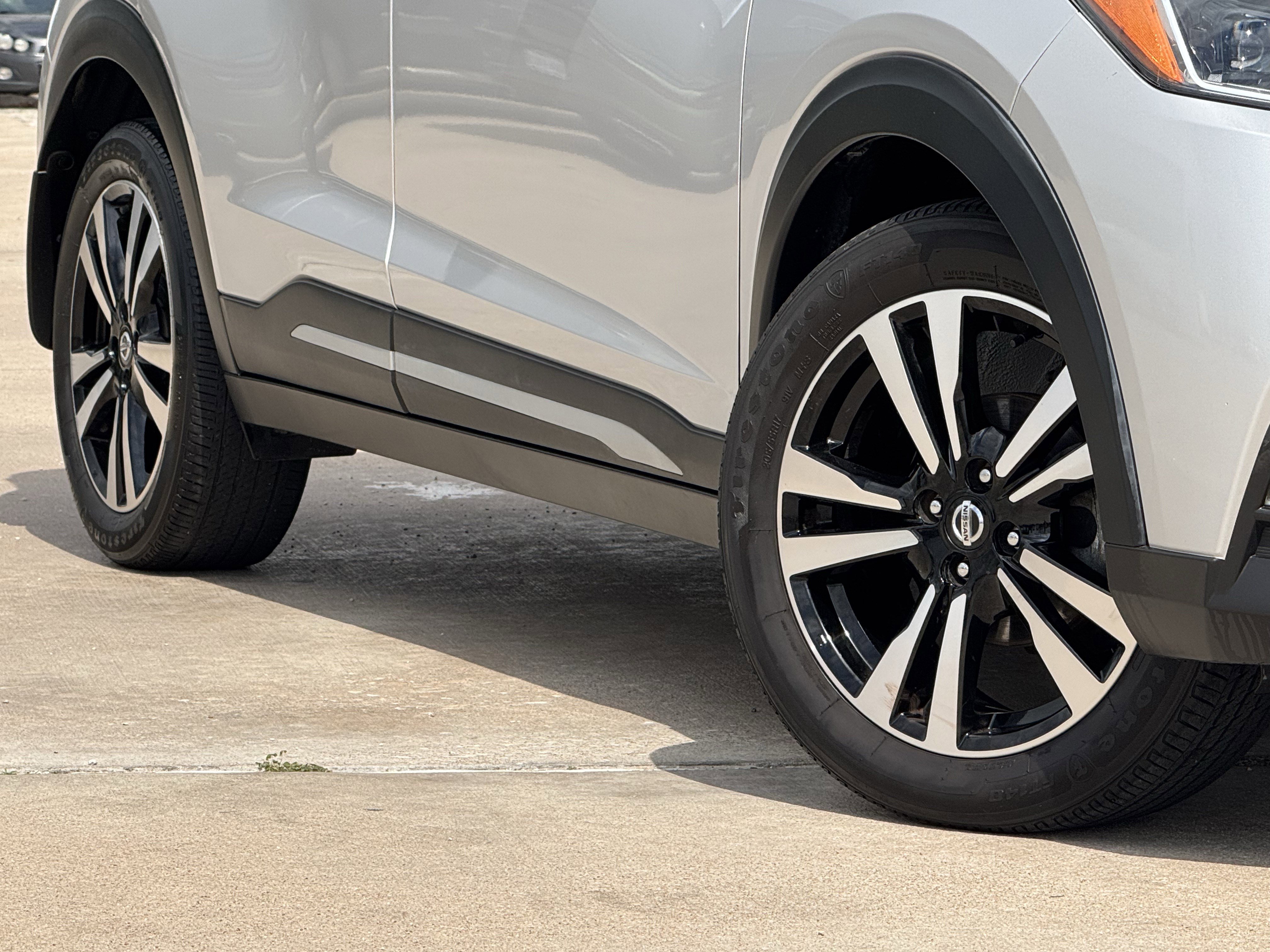 Used 2020 Nissan Kicks SR image 12