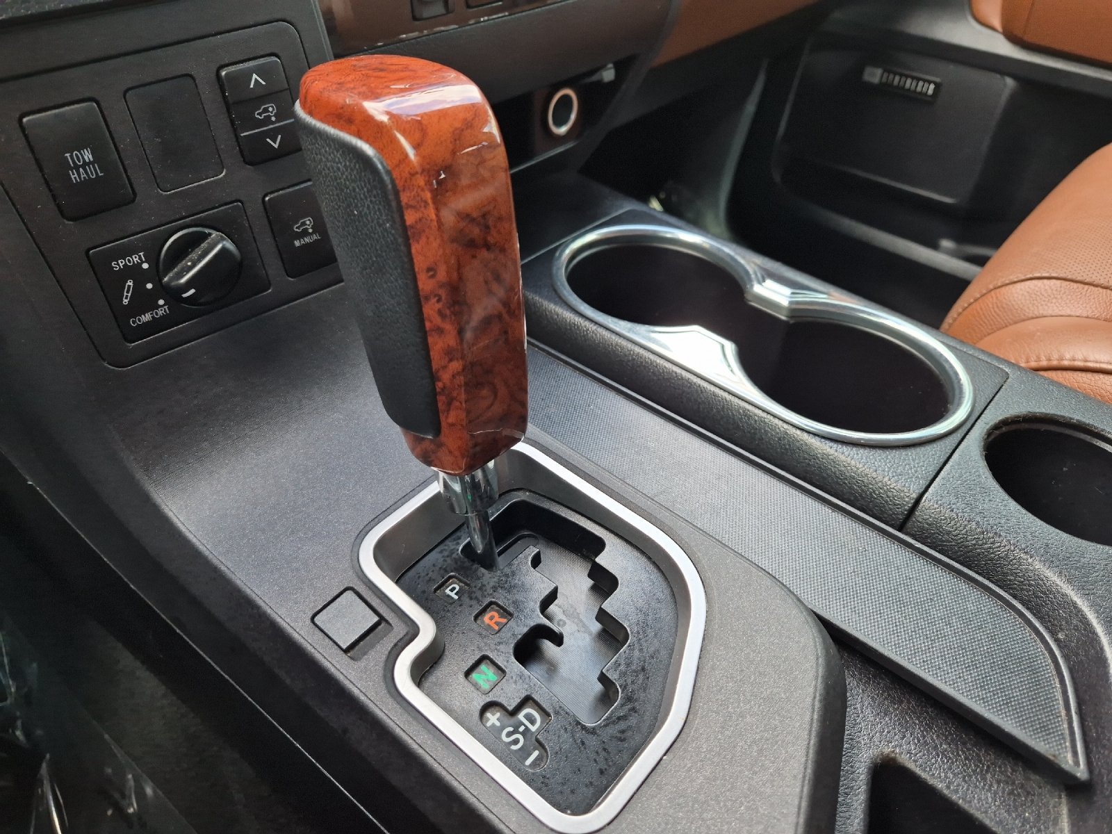 Used 2018 Toyota Sequoia Platinum RWD image 23