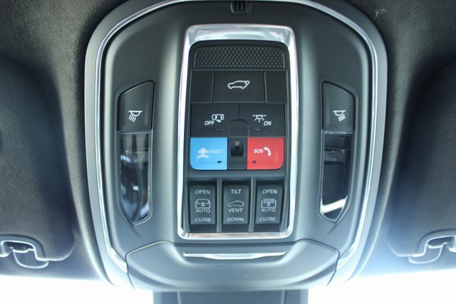 Used 2024 Jeep Wagoneer Launch Edition image 31