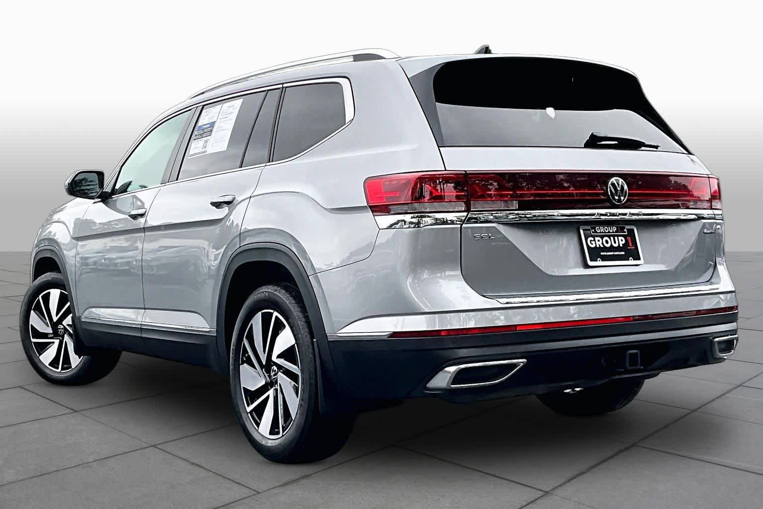 Used 2024 Volkswagen Atlas SEL AWD/4WD image 12
