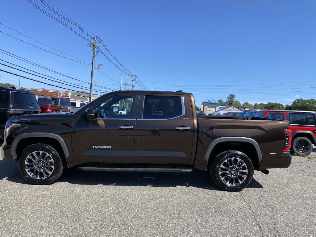 Used 2025 Toyota Tundra Limited AWD/4WD image 7
