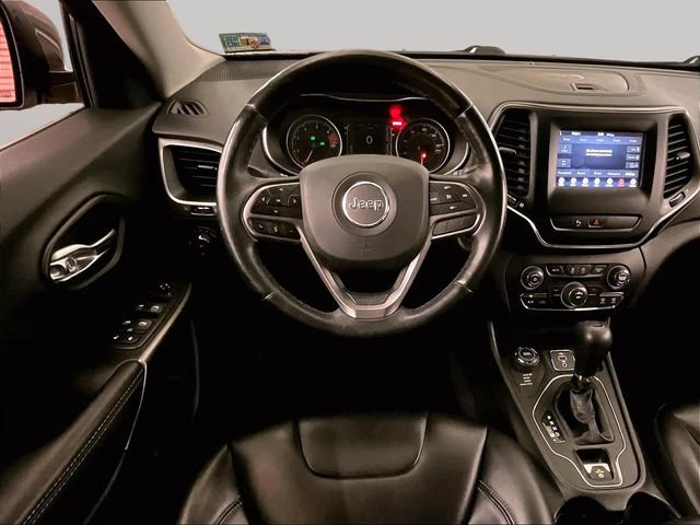 Used 2020 Jeep Cherokee Latitude Plus w/ Cold Weather Group AWD/4WD image 5