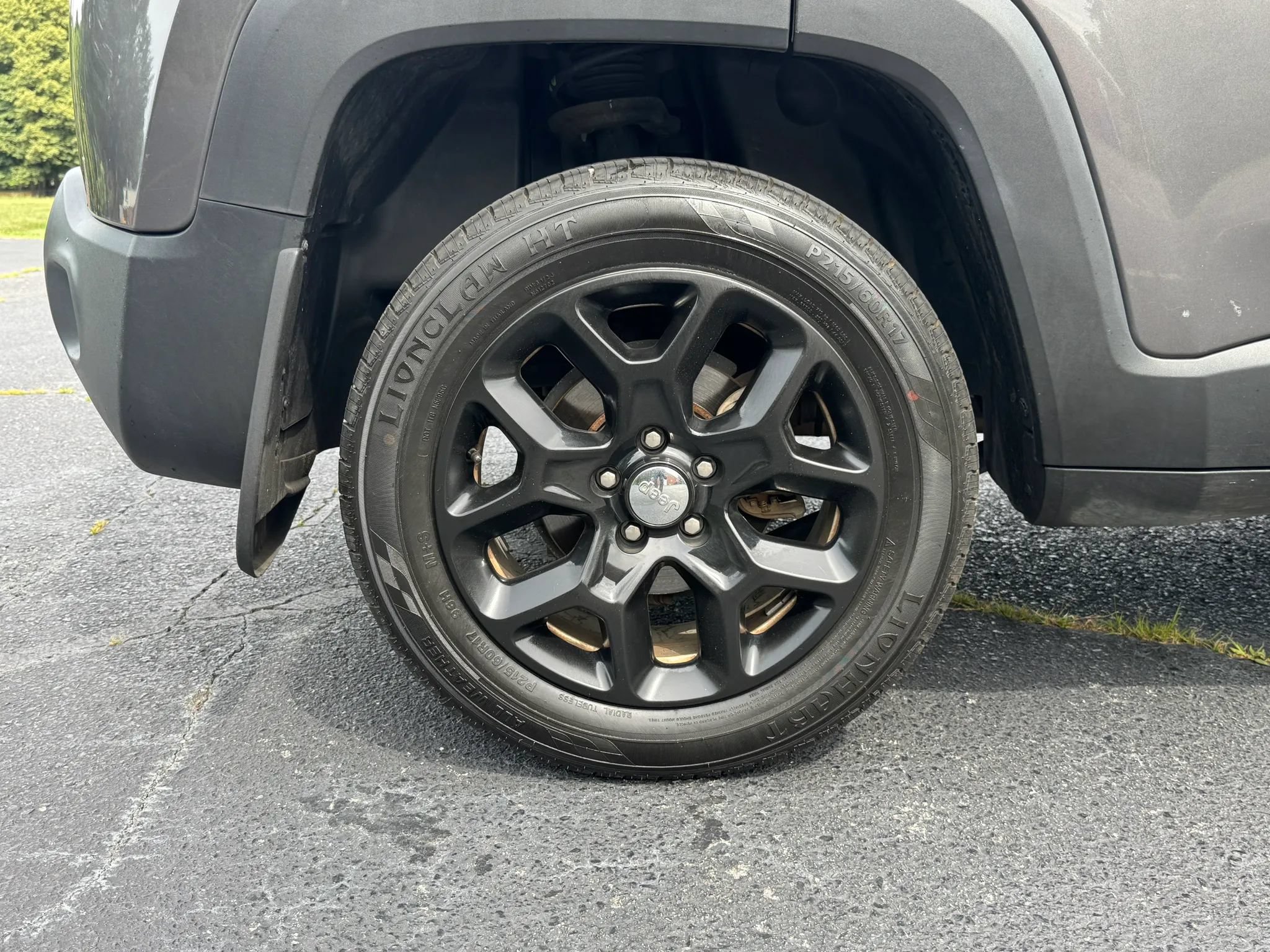 Used 2018 Jeep Renegade Latitude w/ Cold Weather Group AWD/4WD image 9