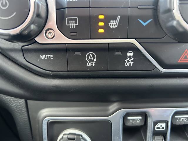 Used 2018 Jeep Wrangler Unlimited Sahara w/ LED Lighting Group image 21