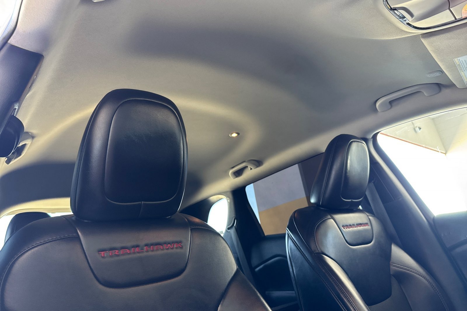 Used 2021 Jeep Cherokee Trailhawk image 16