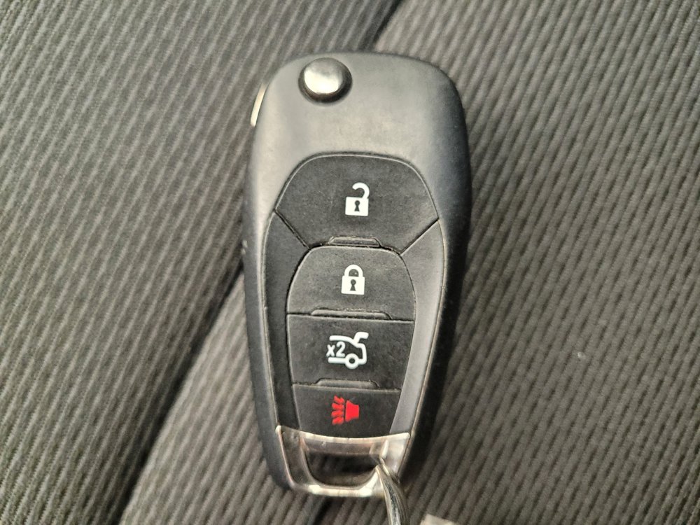 Used 2017 Chevrolet Cruze LT FWD image 32