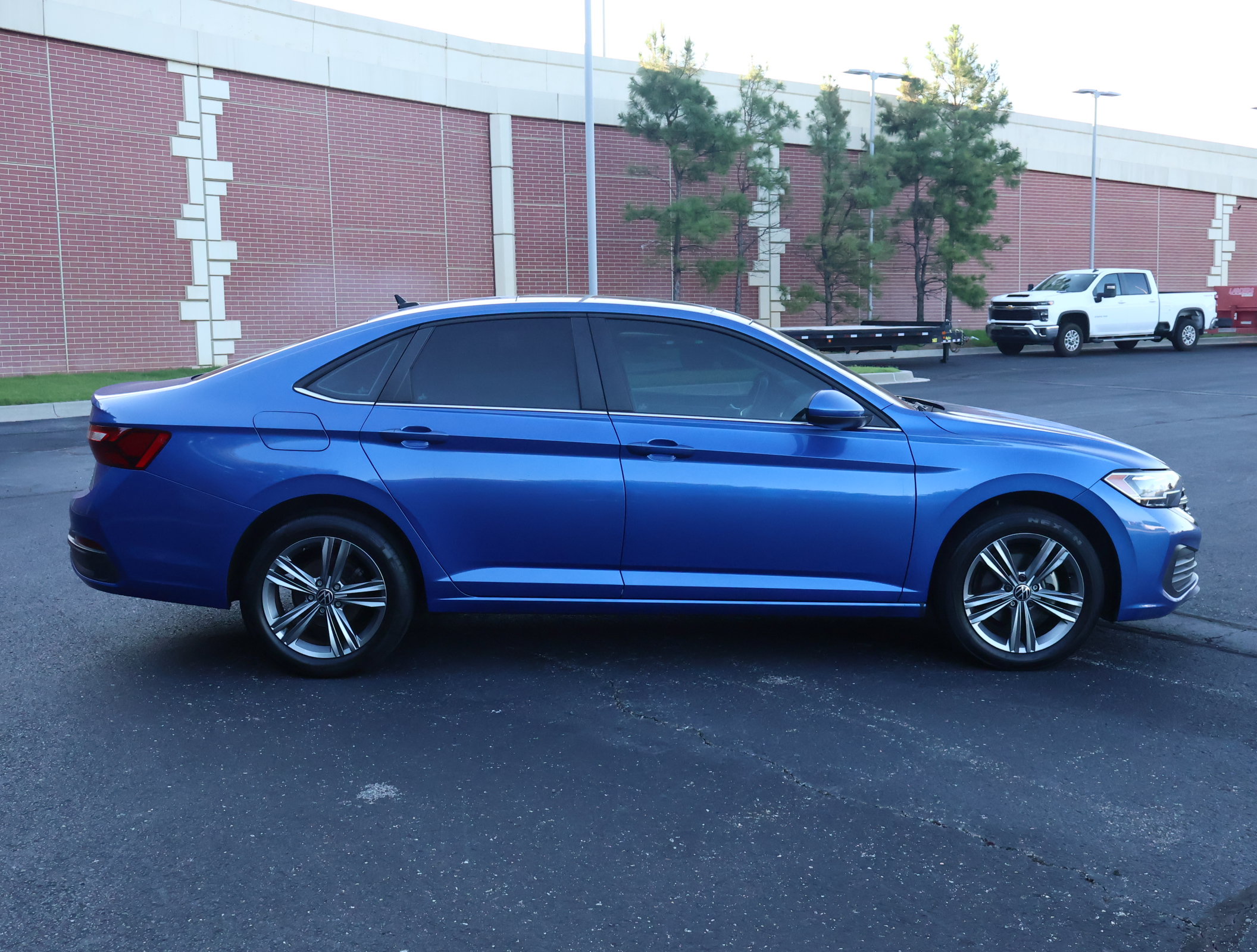 Used 2023 Volkswagen Jetta SE w/ Panoramic Sunroof Package FWD image 30