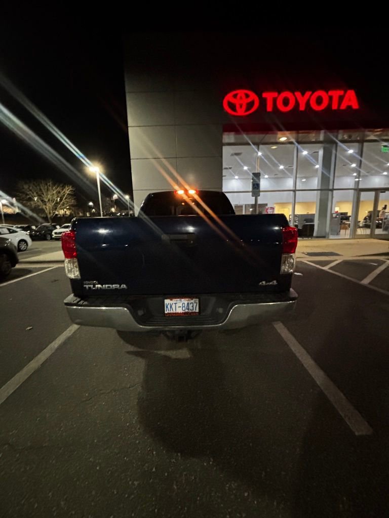 Used 2011 Toyota Tundra 4x4 Double Cab image 9